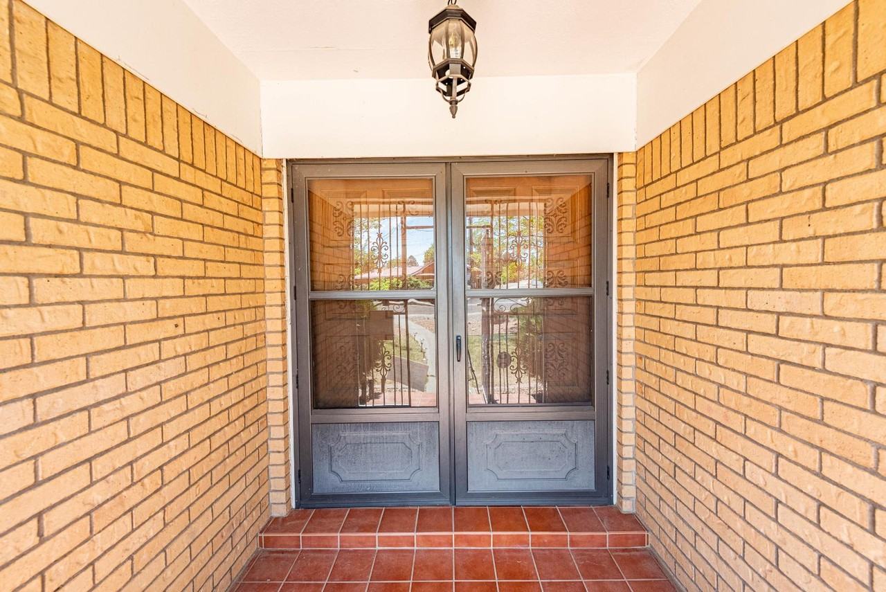 3529 Aspen Ave Ne - Photo 4 of 11