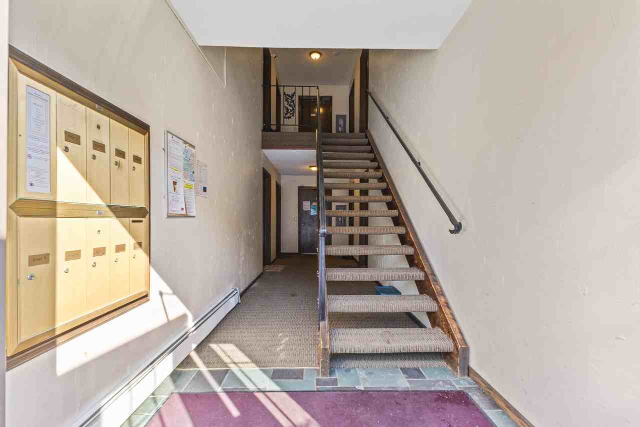 1007 11th Ave S #1 - Photo 3 of 25