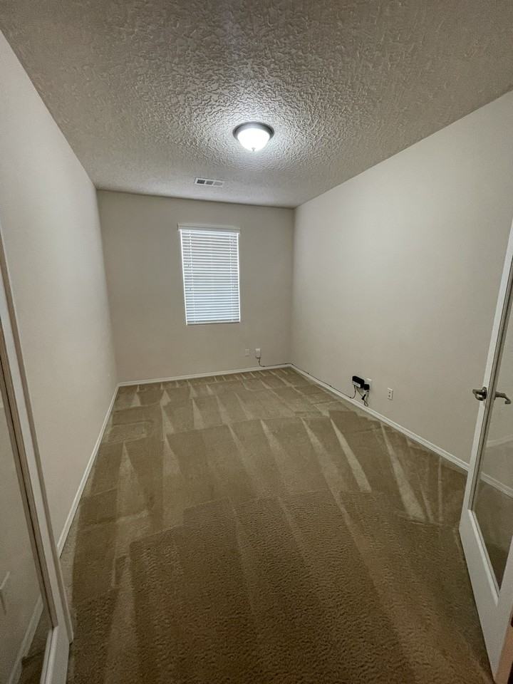 2204 Delfinio Dr Se #1 - Photo 3 of 17