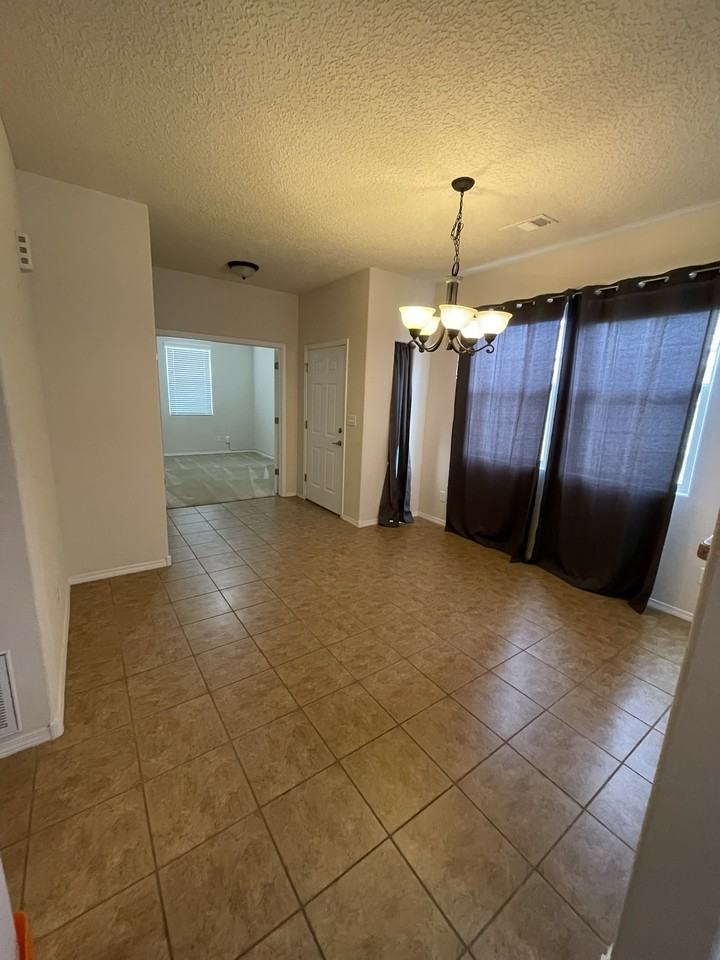2204 Delfinio Dr Se #1 - Photo 4 of 17