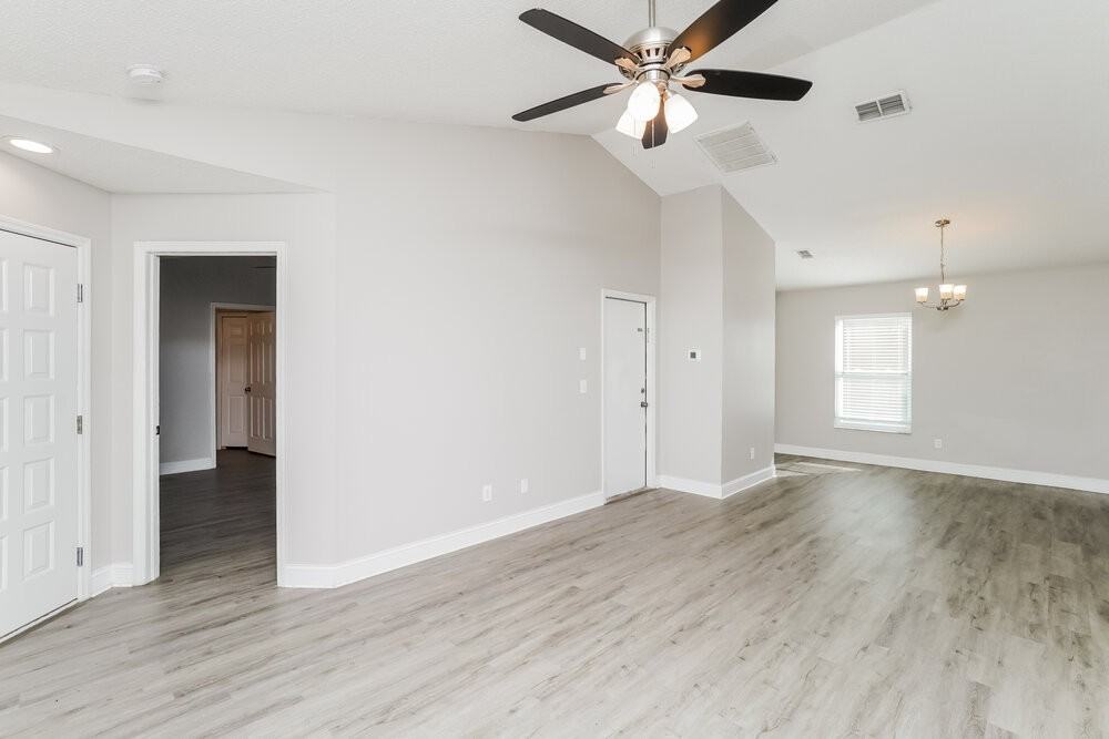 602 Cape Cod Cir - Photo 4 of 16