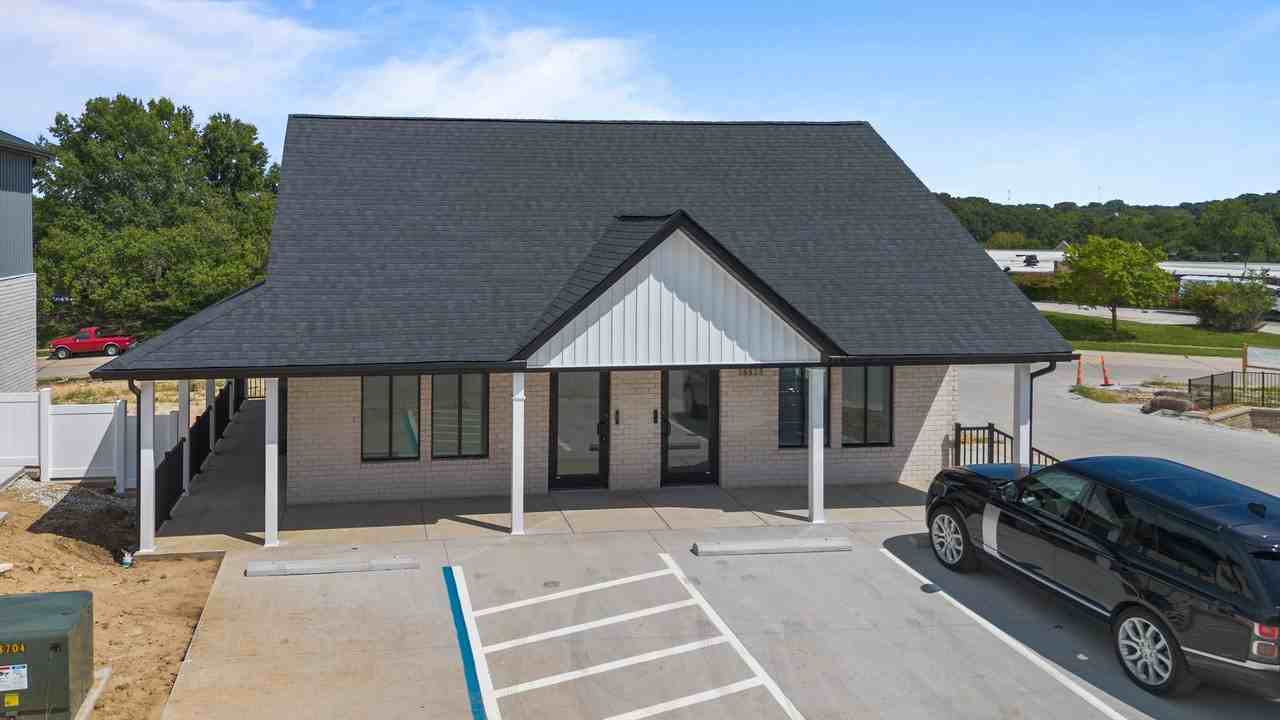 Ellisville Enclave - Photo 4 of 31