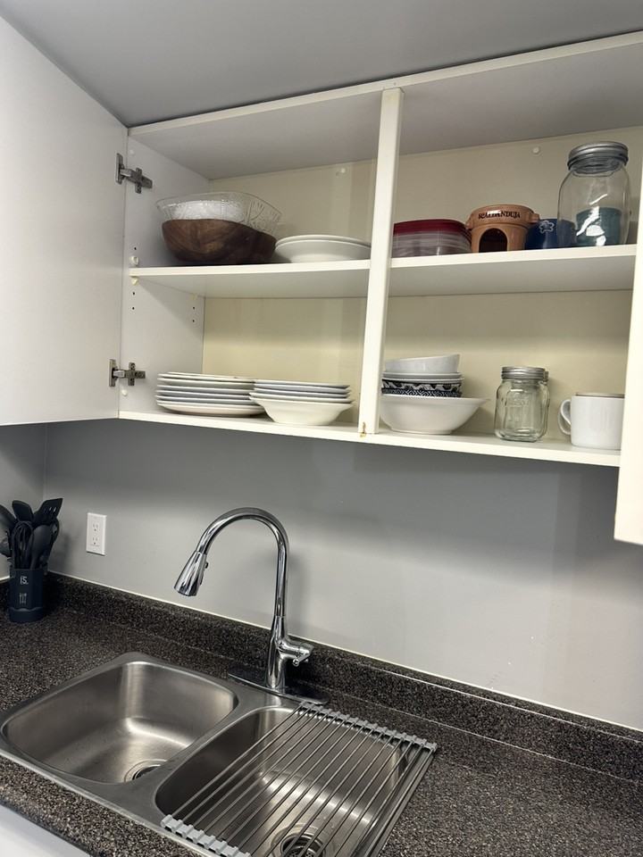 789 Drake Street #701 - Photo 5 of 15