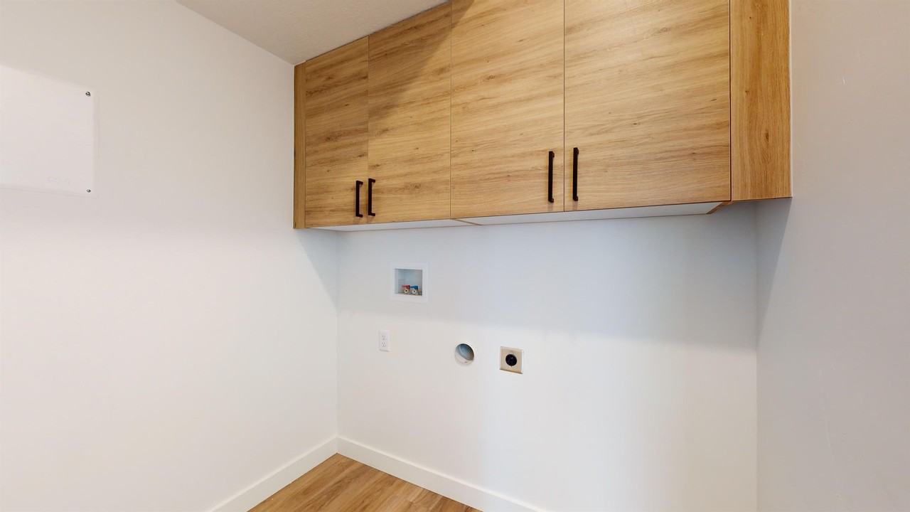 1234 S Sawmill Blvd #207 - Photo 5 of 33