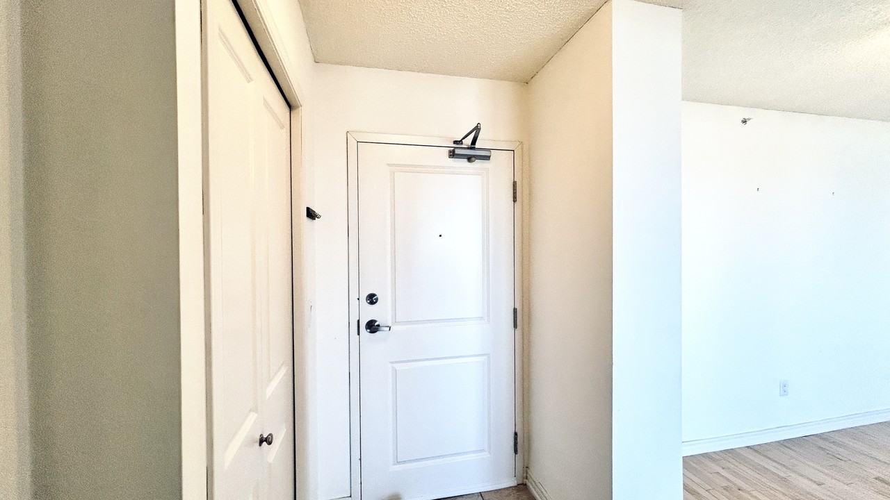 10303 105 St Nw - Photo 2 of 21