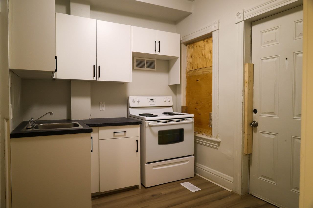 504 Spence St - Photo 5 of 14