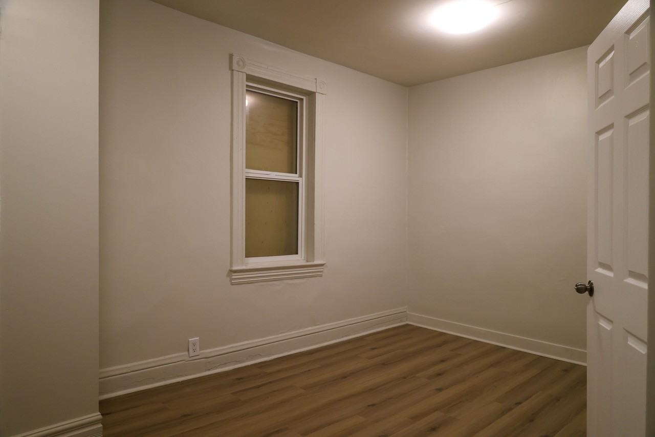 504 Spence St - Photo 7 of 14