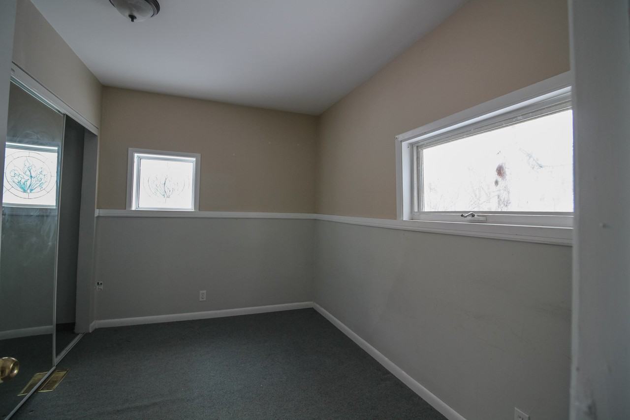 102 Scott St - Photo 5 of 6