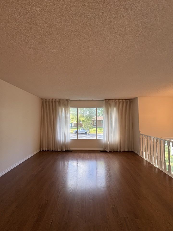 376 Wales Ave - Photo 5 of 21