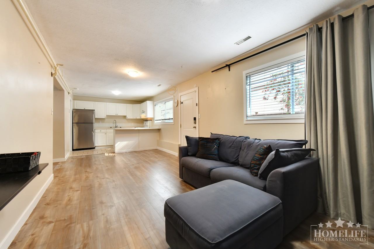 20844 Douglas Cres - Photo 4 of 15