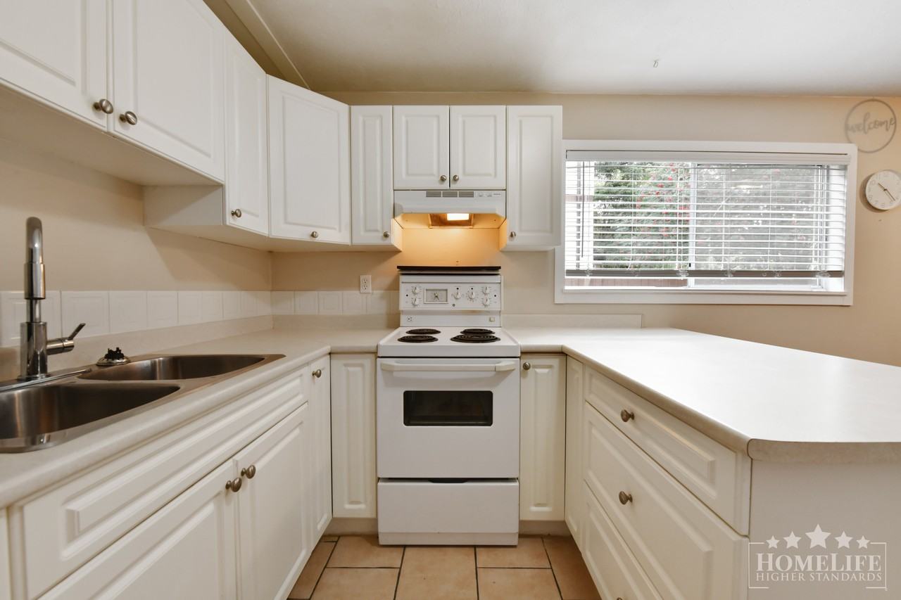 20844 Douglas Cres - Photo 7 of 15
