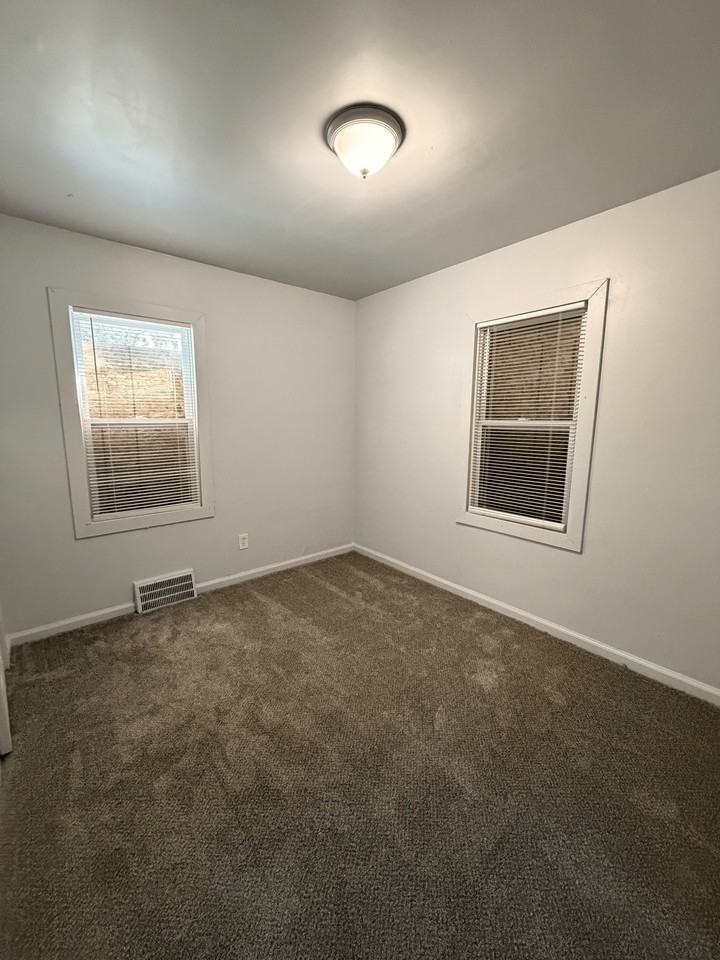 19436 Caldwell St #1 - Photo 5 of 11