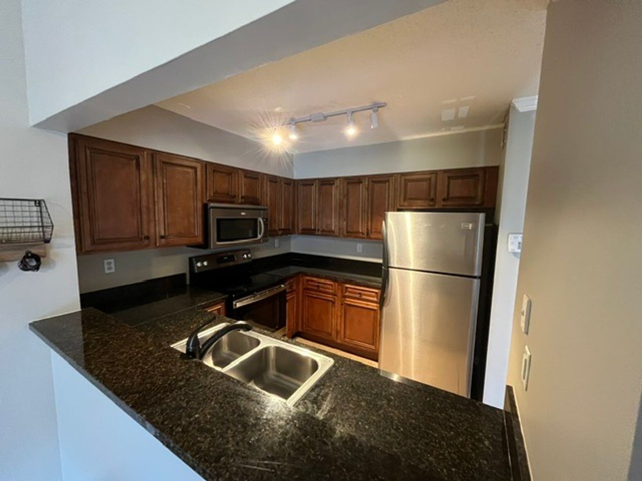 120 15th St E #519 - Photo 4 of 16