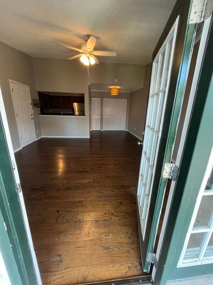 120 15th St E #519 - Photo 6 of 16