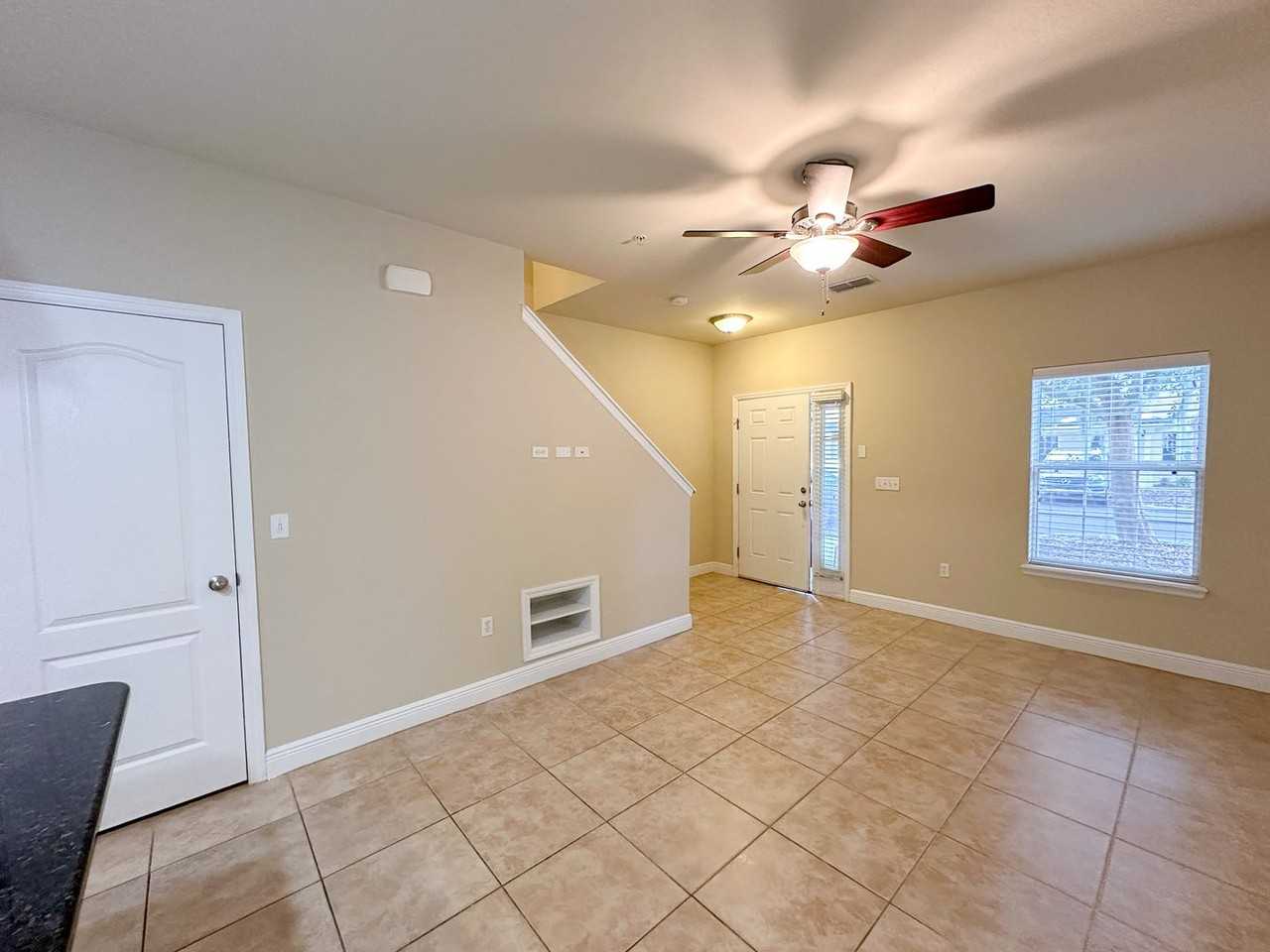 2942 Sw 35th Pl #33 - Photo 6 of 23
