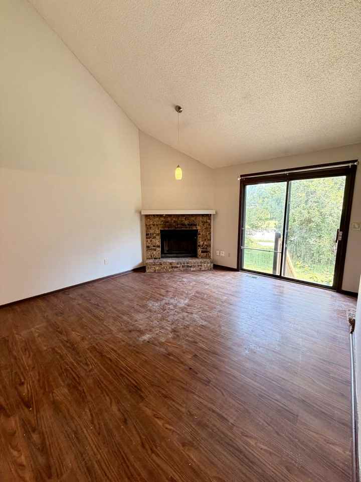 215 Ne Timbercreek Dr #1 - Photo 5 of 12