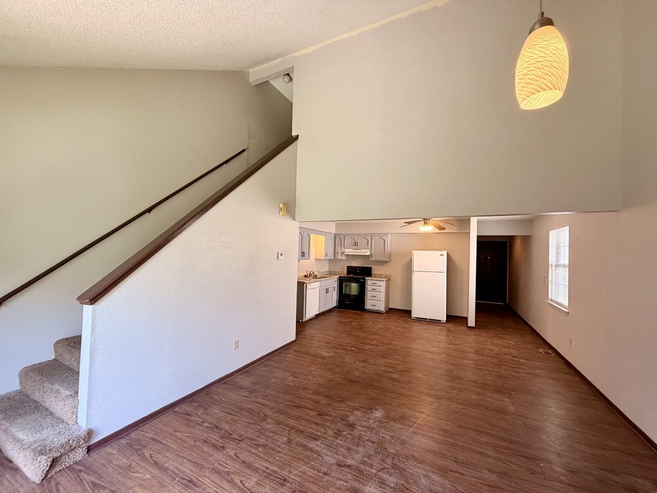 215 Ne Timbercreek Dr #1 - Photo 6 of 12
