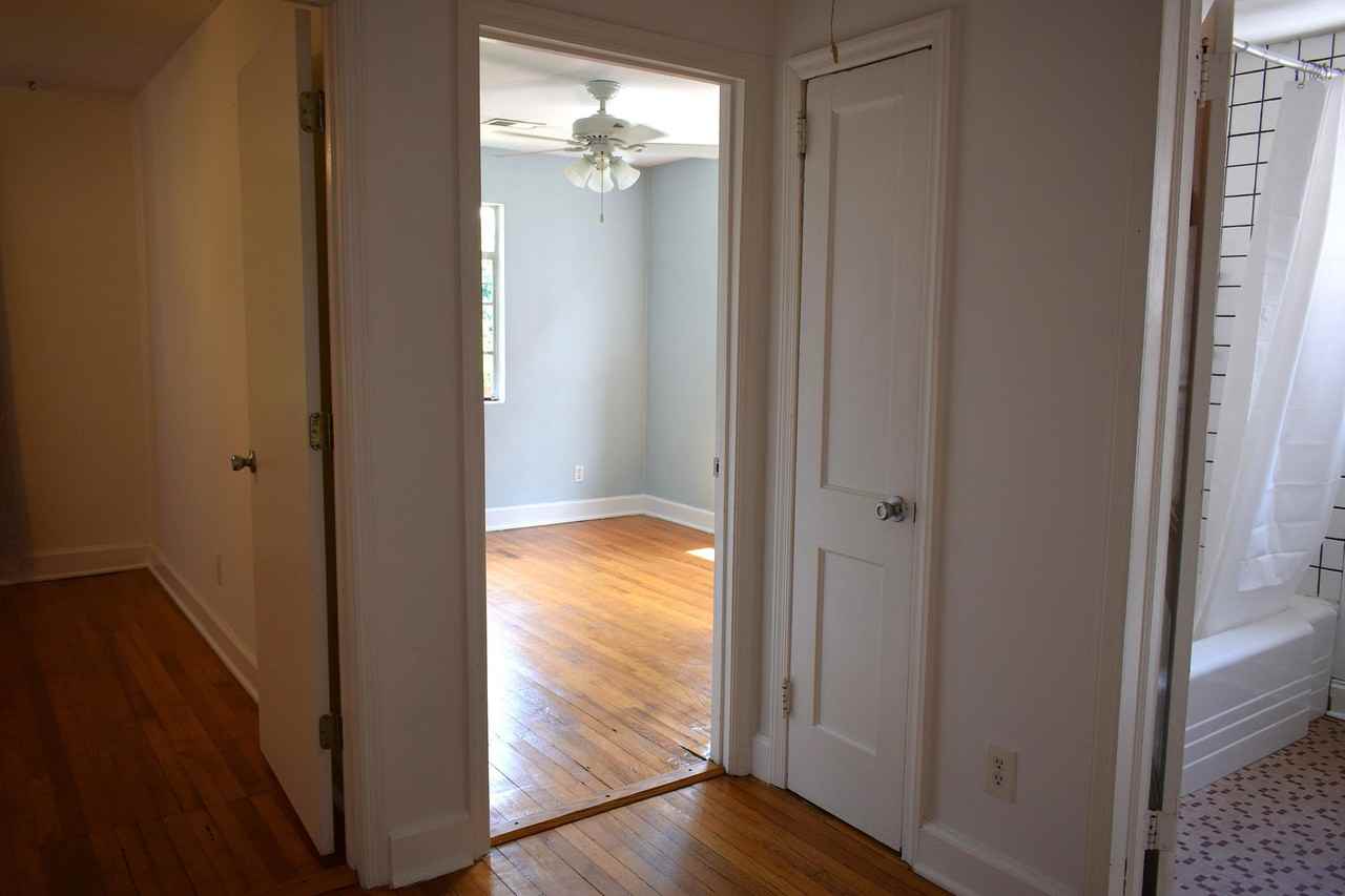 1208 Hickman Rd #B - Photo 3 of 17