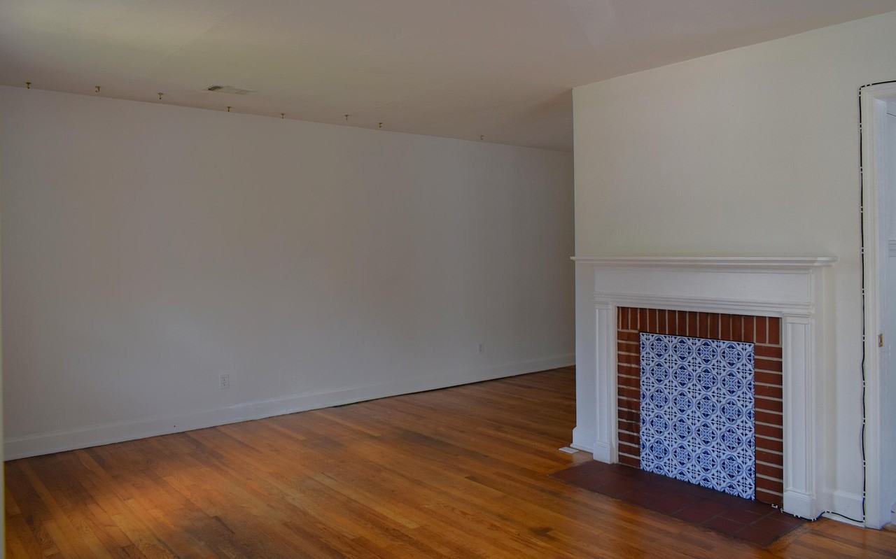 1208 Hickman Rd #B - Photo 5 of 17