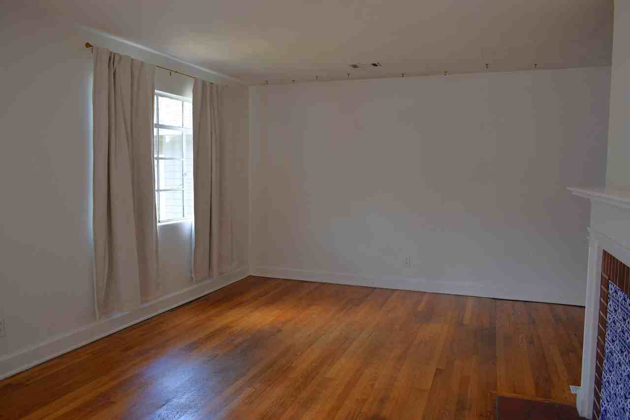 1208 Hickman Rd #B - Photo 6 of 17
