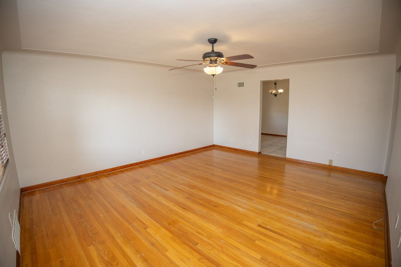 1706 Stadium Blvd #1 - Photo 3 of 33