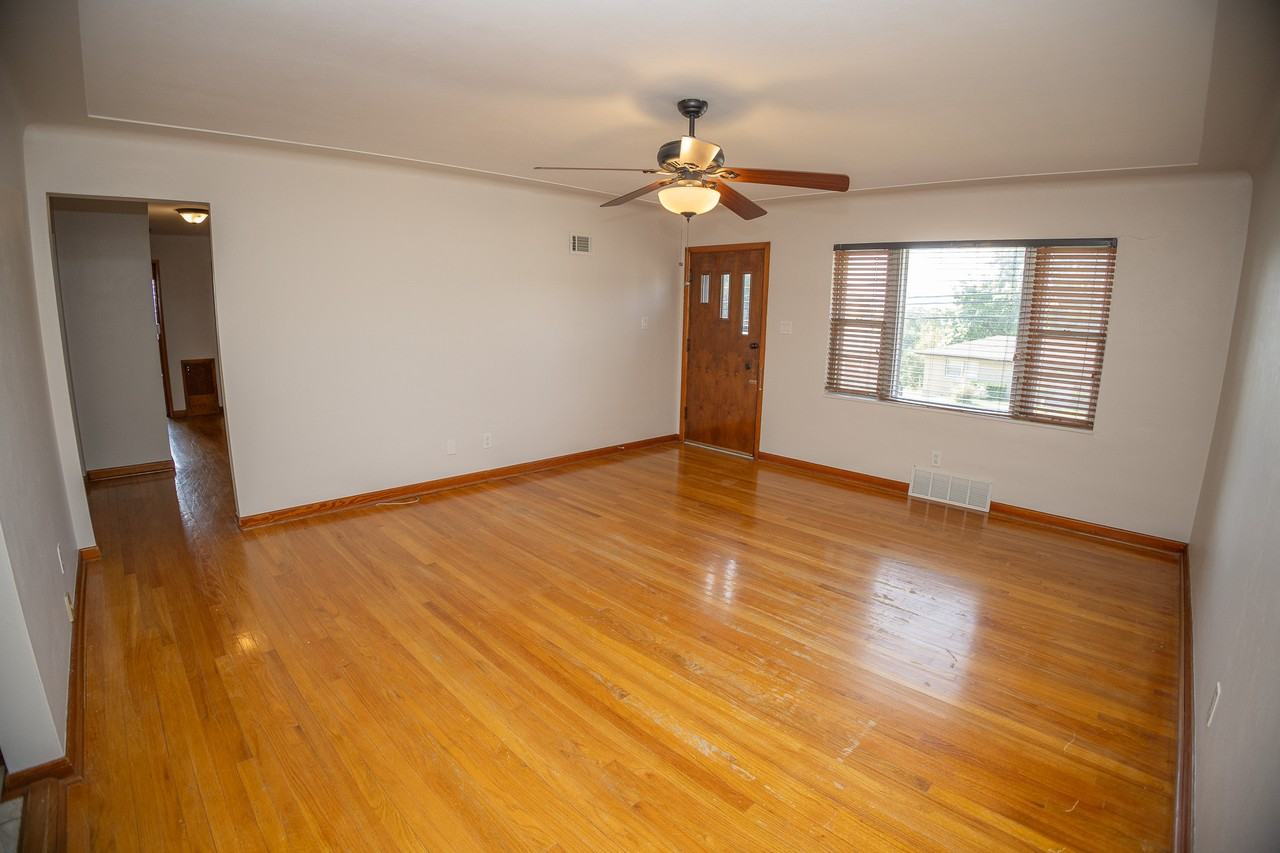 1706 Stadium Blvd #1 - Photo 4 of 33