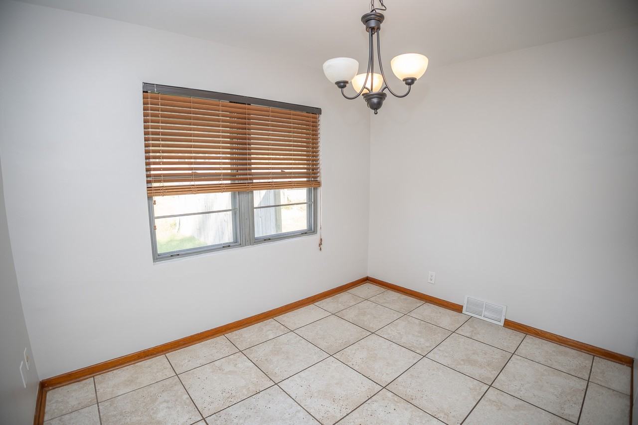 1706 Stadium Blvd #1 - Photo 6 of 33
