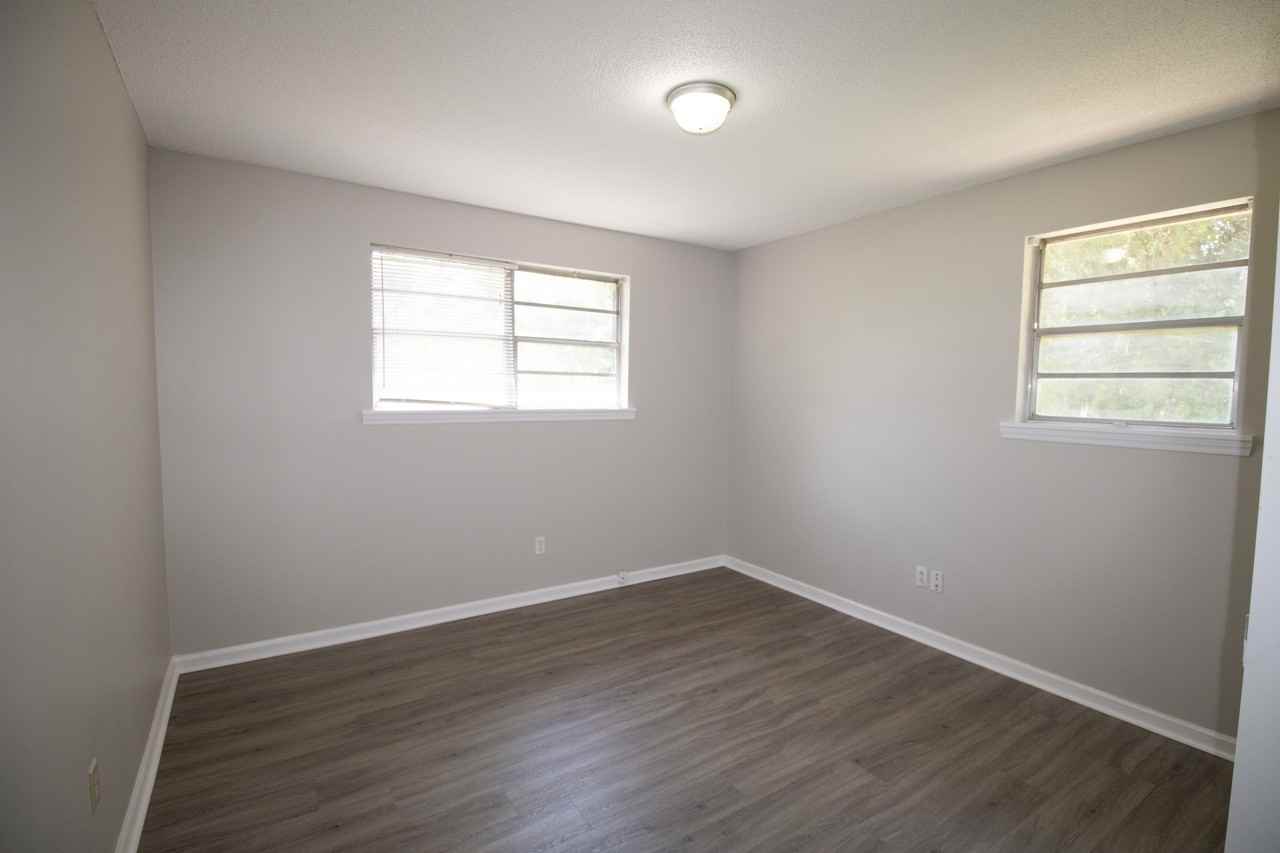 217 Allenwood Dr #1 - Photo 5 of 12