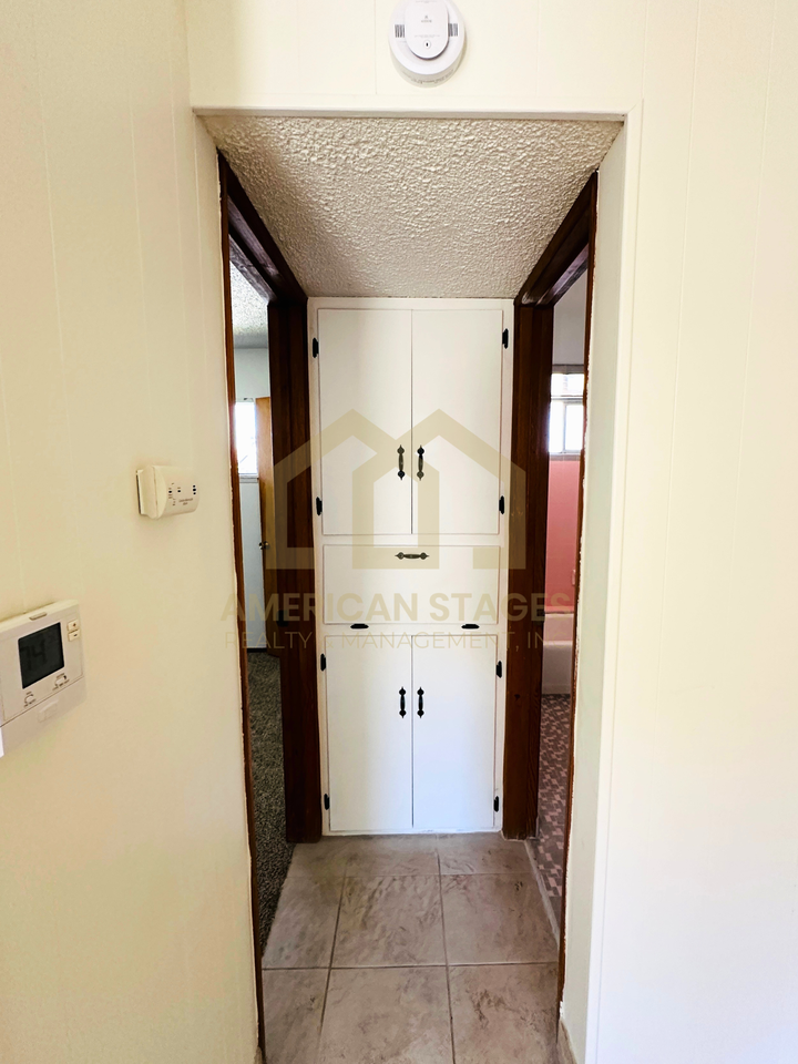 537 N S St #B - Photo 4 of 12