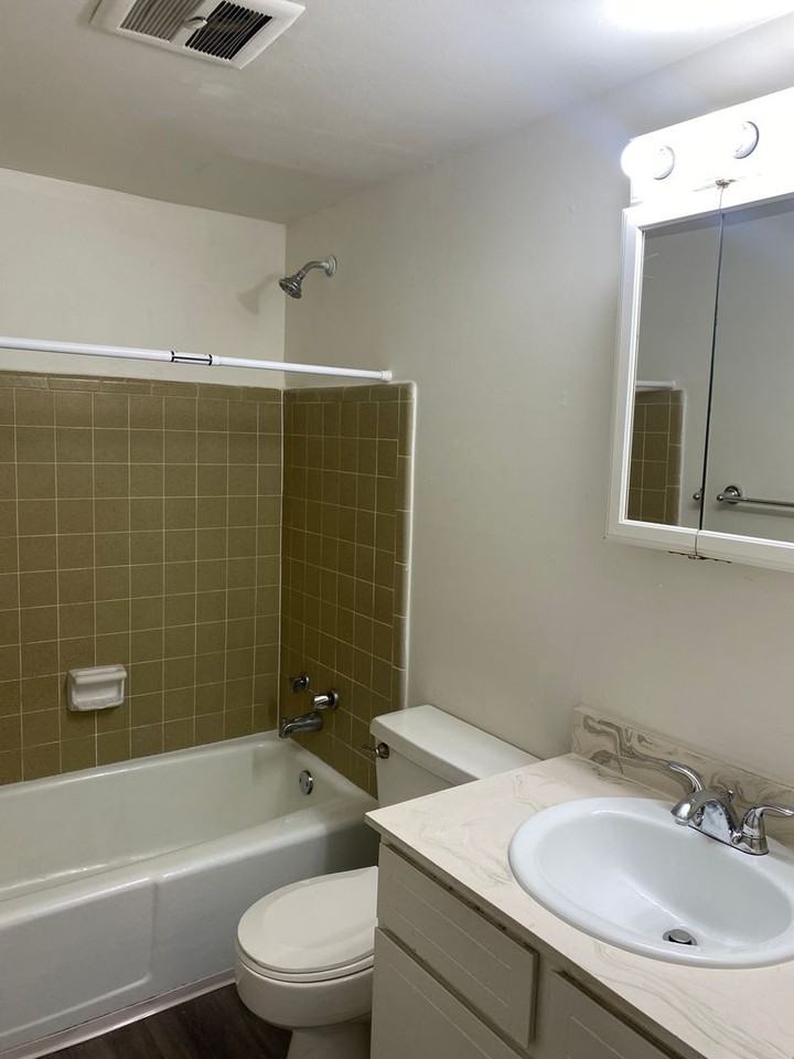 Victoria East Apartments - Photo 5 of 7