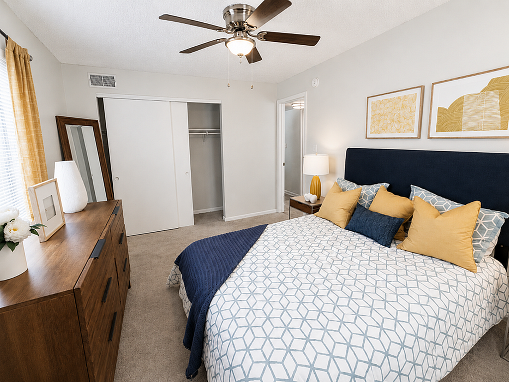 Edgewater Village - Photo 6 of 39