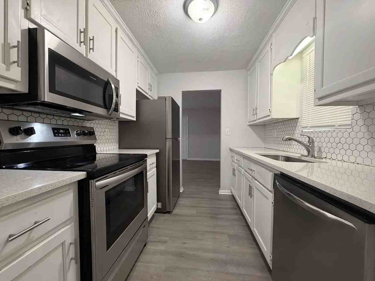 806 Palm St - Photo 2 of 15