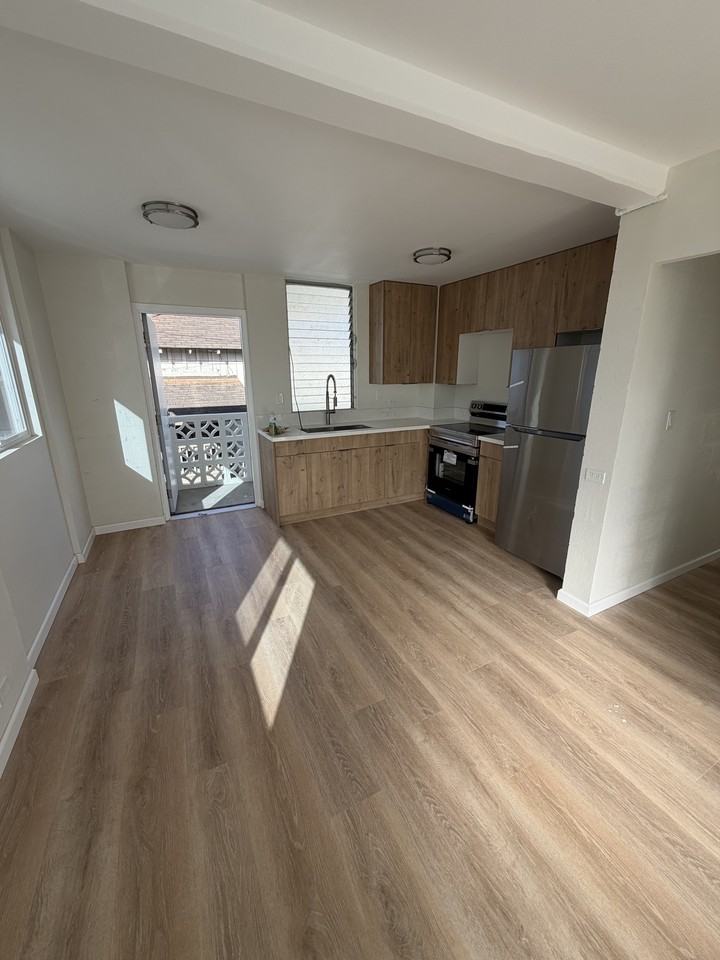 910 Factory St #1 - Photo 2 of 12