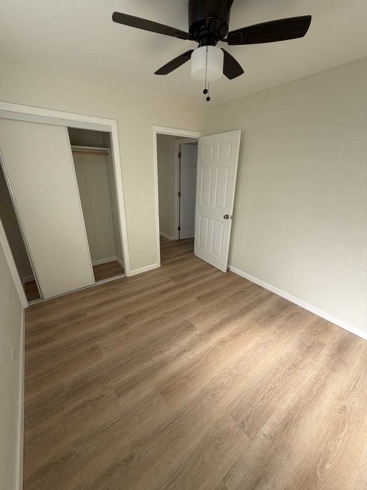 910 Factory St #1 - Photo 4 of 12