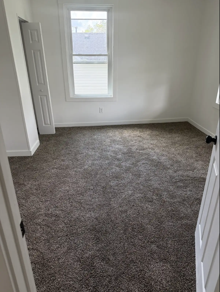 861 E Market St #1 - Photo 4 of 11