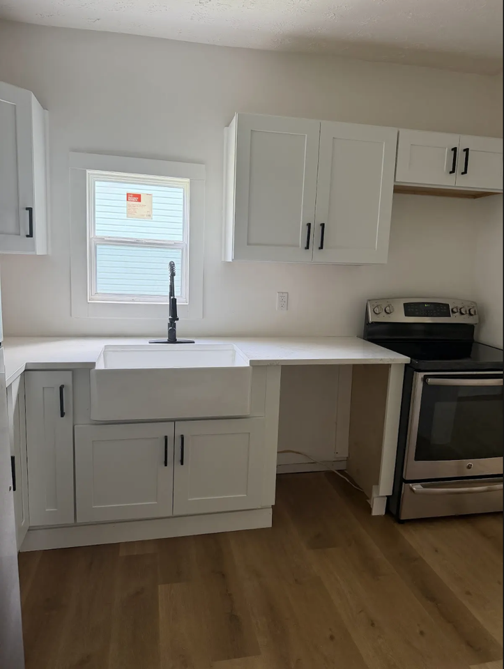861 E Market St #1 - Photo 7 of 11