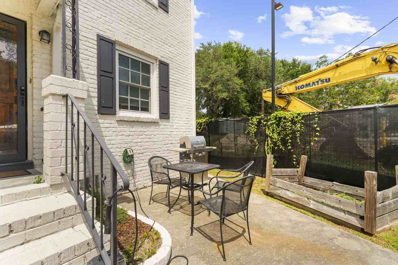2230 Sunnyside Ave #B - Photo 2 of 33