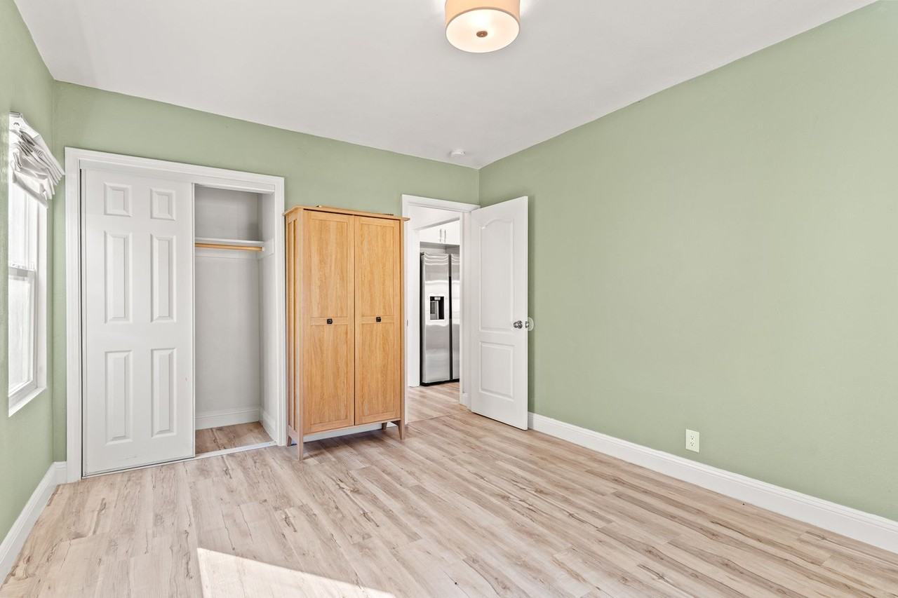 2810 55th Ave - Photo 7 of 18