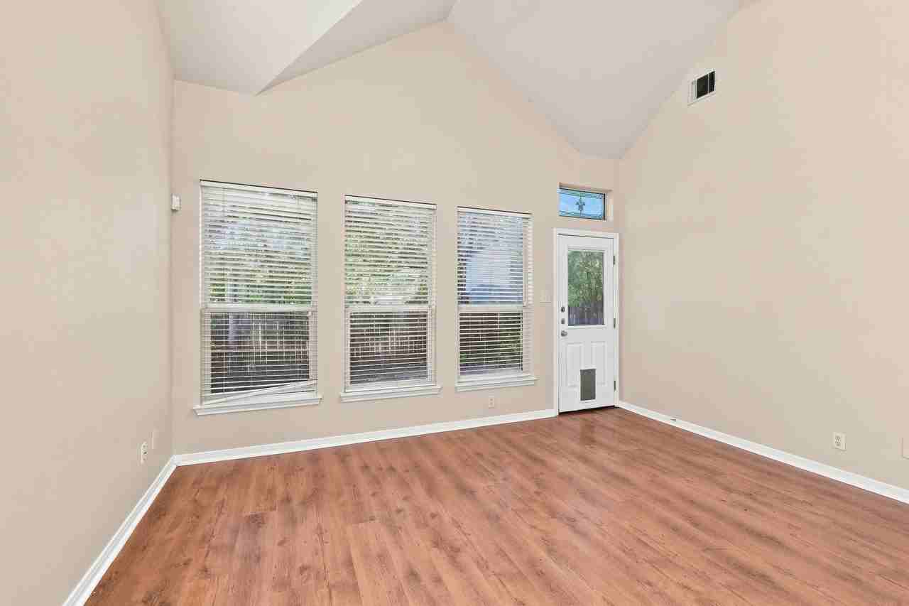14 Dunthorte Ln - Photo 7 of 27