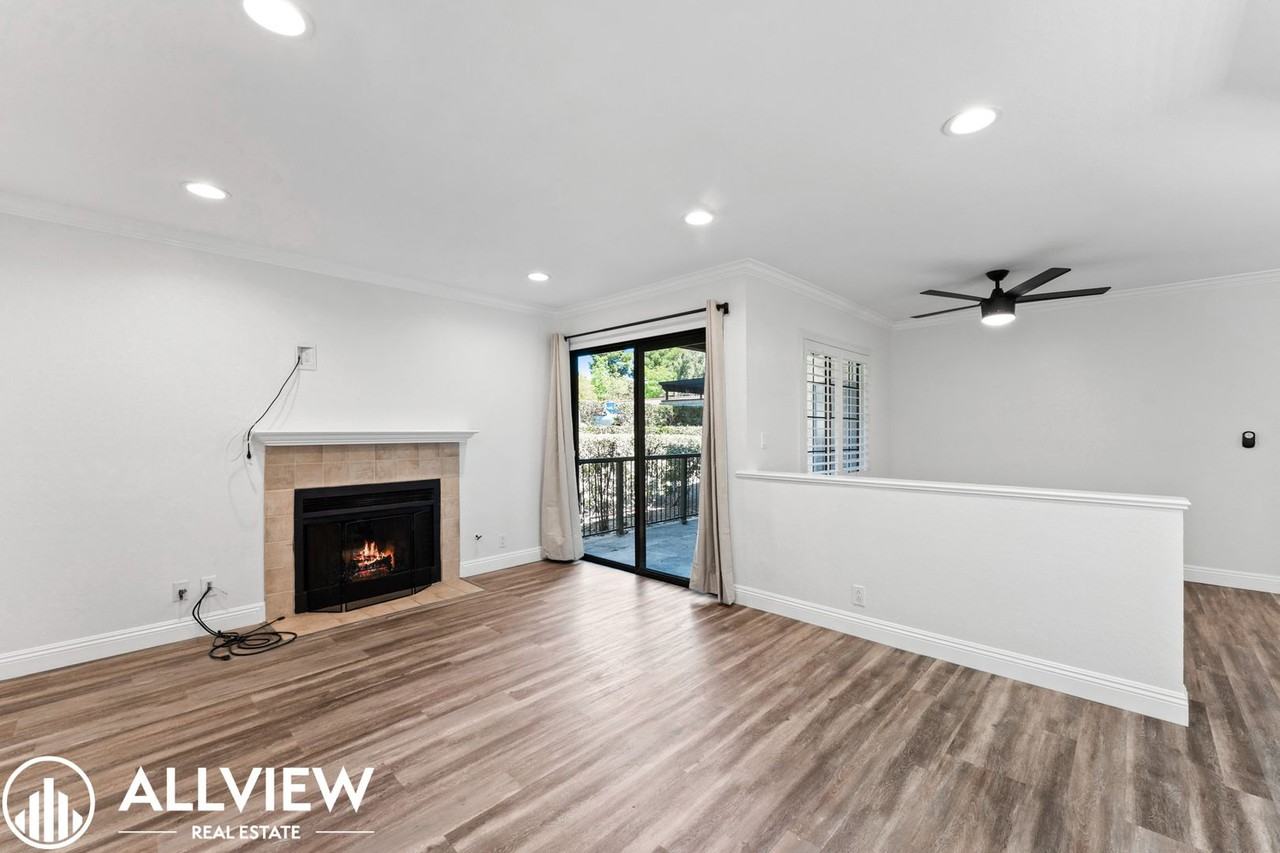 25531 Indian Hill Ln #E - Photo 4 of 22