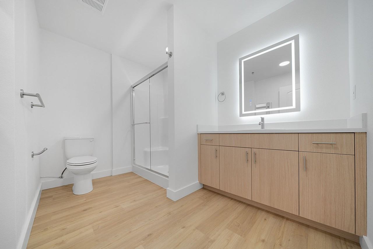 Eastwood Apartments - Photo 4 of 48