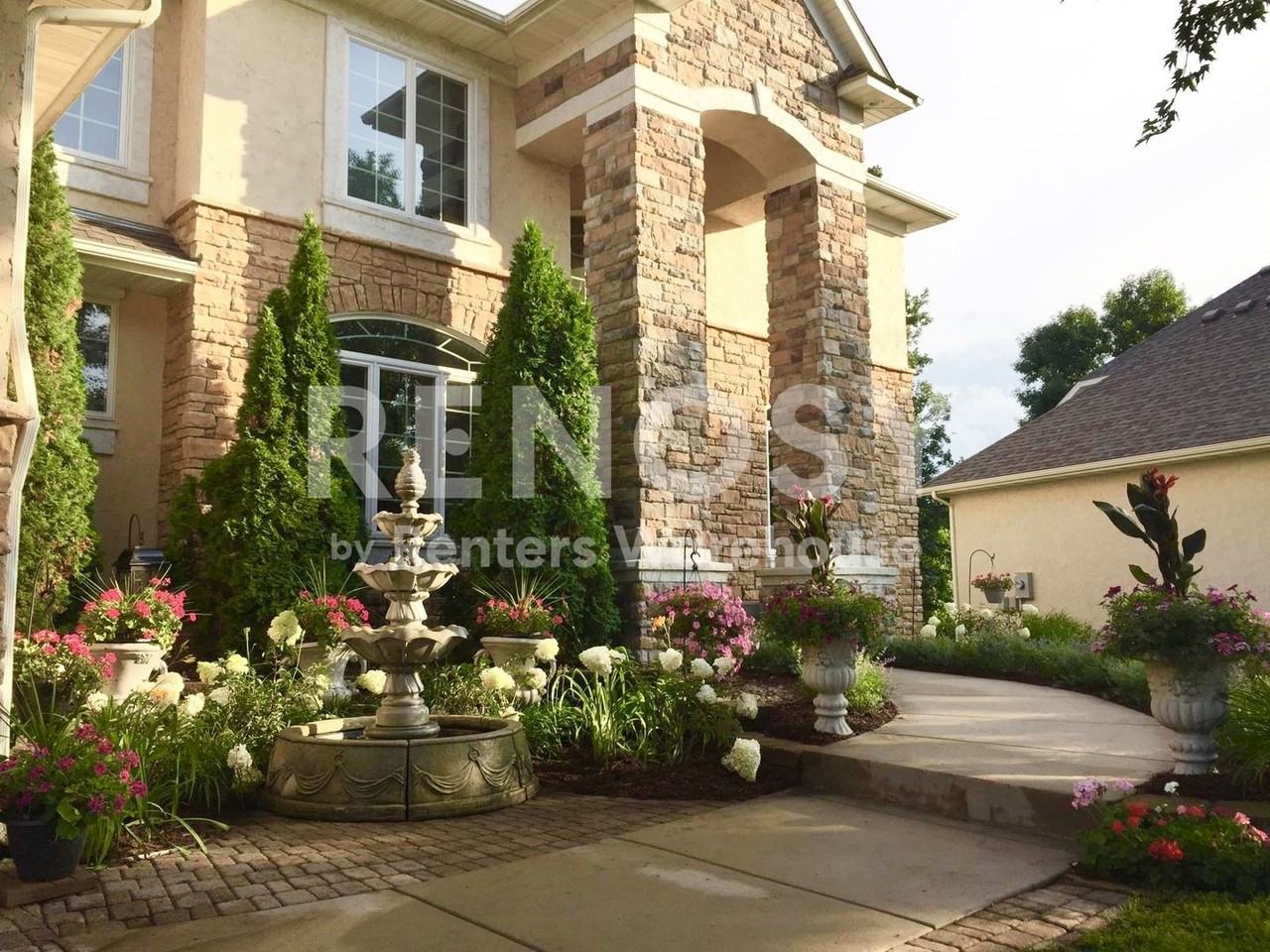 2470 Arnold Palmer Dr - Photo 3 of 37