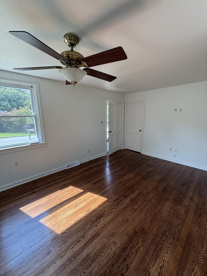 1659 Rockwood Rd #1 - Photo 3 of 22