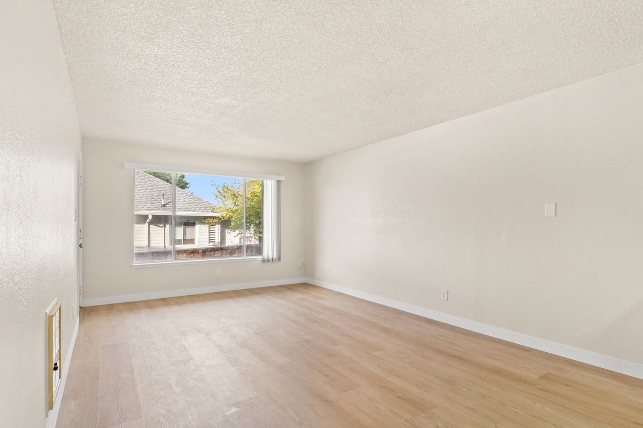 3811 39th Ave #01 - Photo 4 of 12