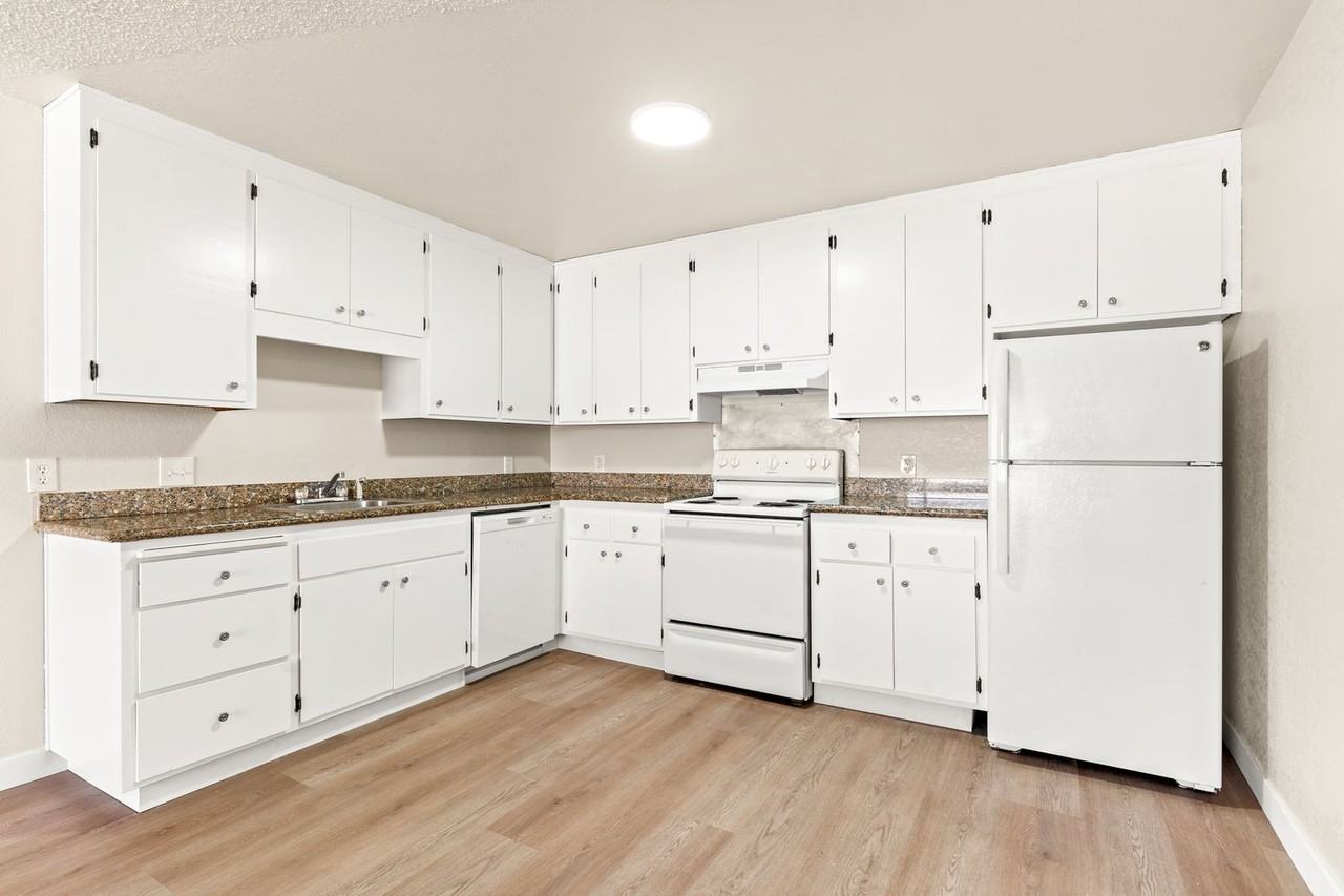 3811 39th Ave #01 - Photo 6 of 12