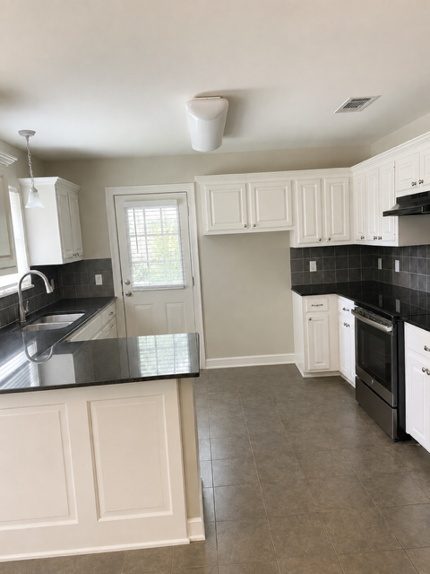 201 N River Rd #1 - Photo 3 of 8
