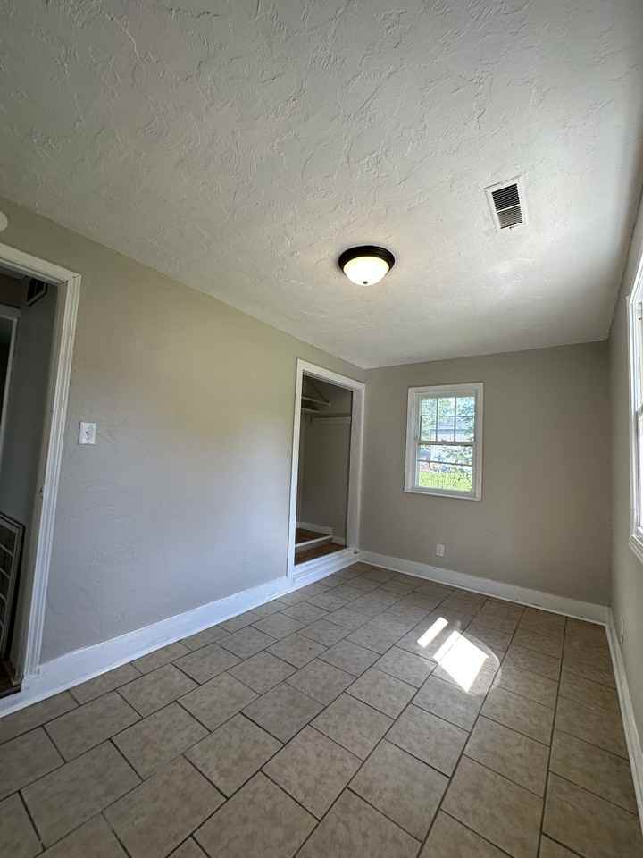 3411 Burton Pl #1 - Photo 4 of 9