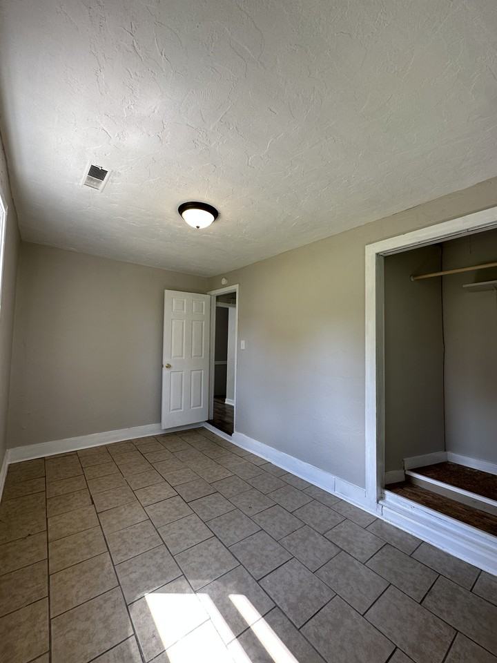 3411 Burton Pl #1 - Photo 5 of 9