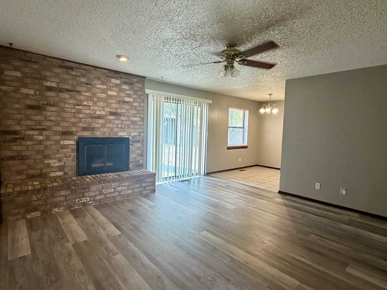 109 S Keystone Dr #1 - Photo 4 of 8