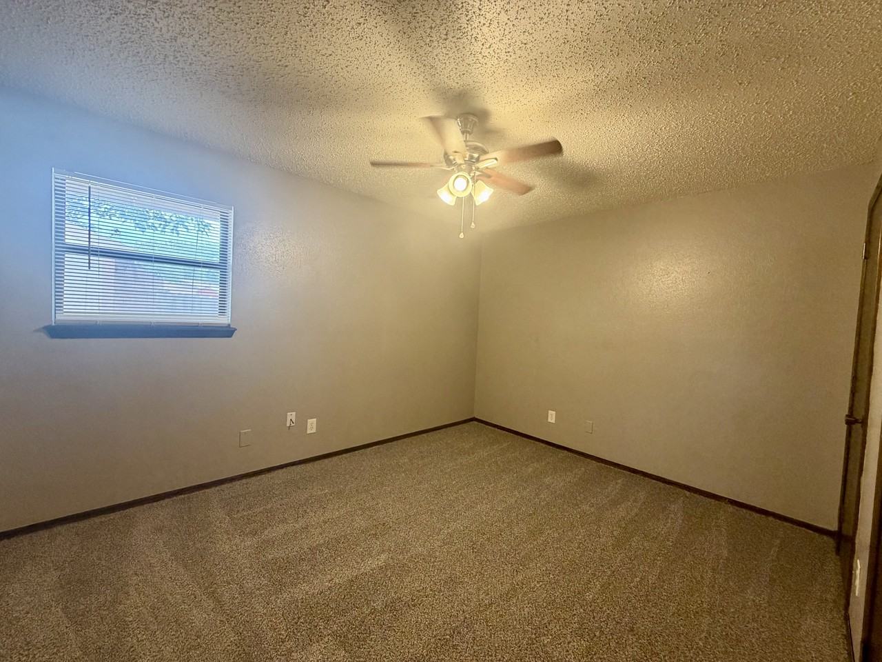109 S Keystone Dr #1 - Photo 5 of 8